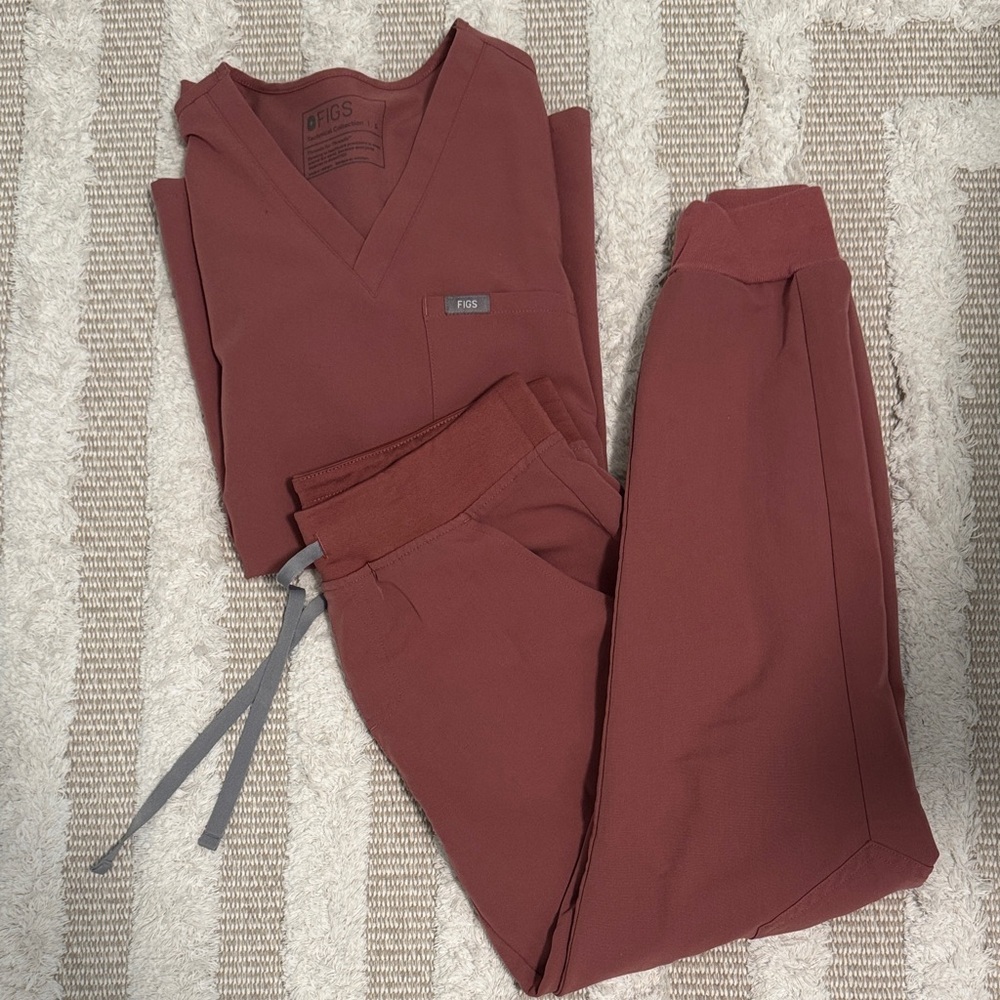 Figs Mauve V-Neck Scrub Top & Jogger Set